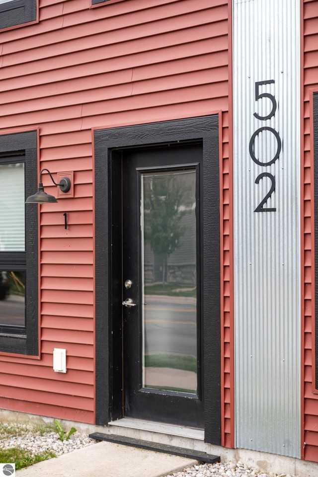 502 Hastings St - Photo 2 of 25