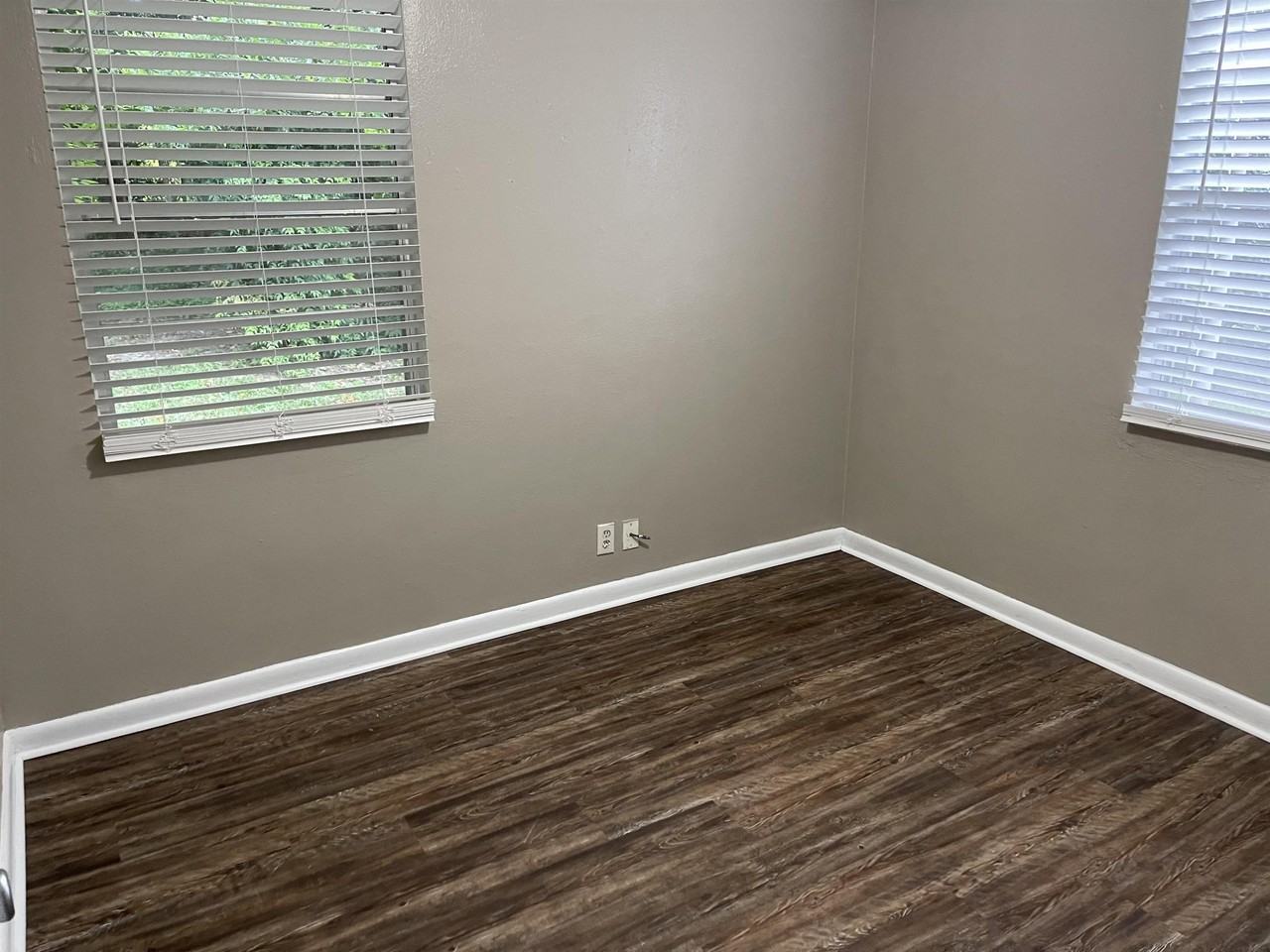 1912 Nannette St - Photo 5 of 9