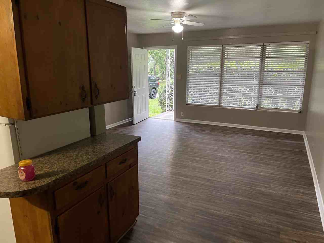 1912 Nannette St - Photo 6 of 9