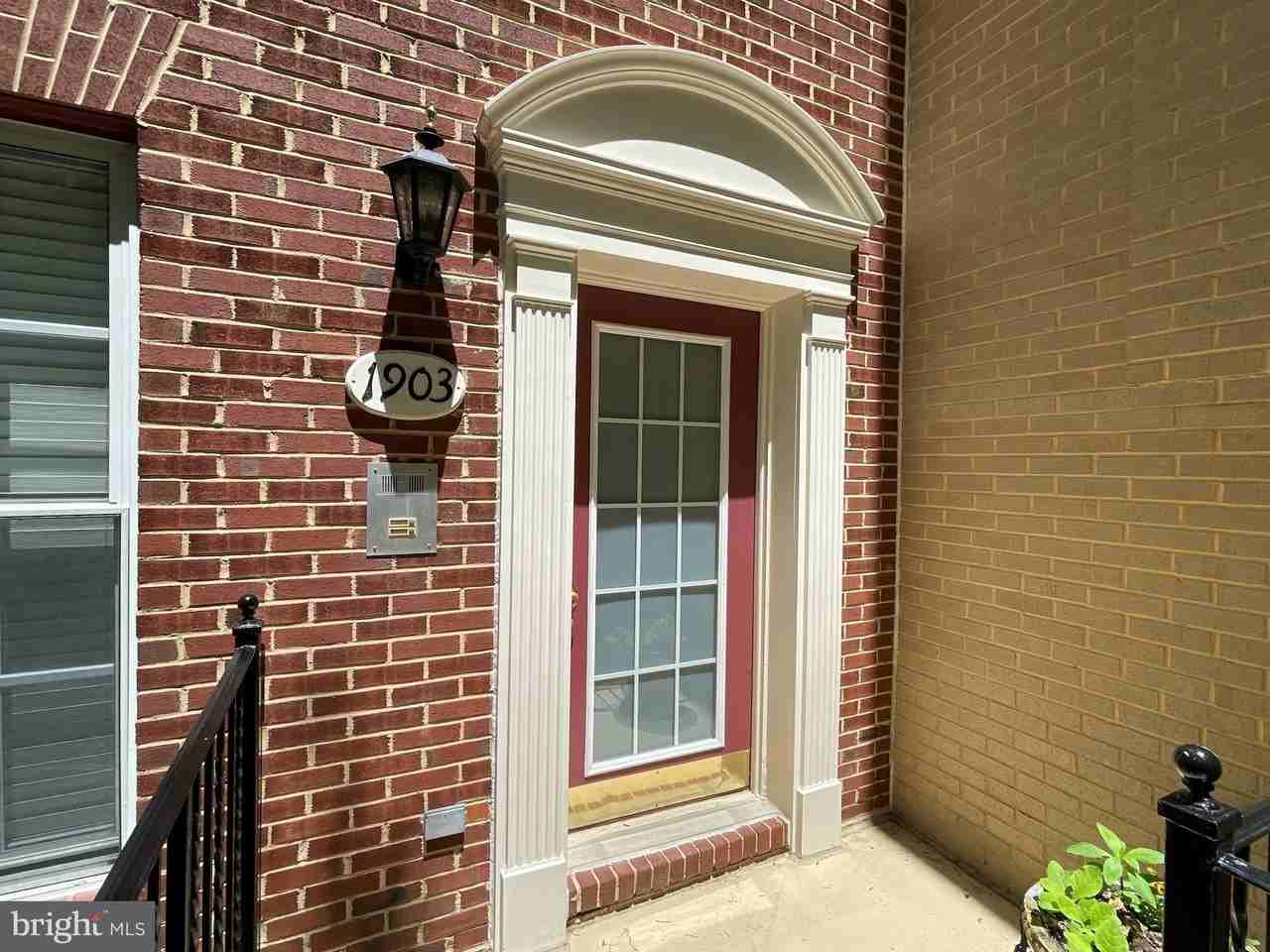 1903 Kalorama Pl Nw #1021 - Photo 2 of 27