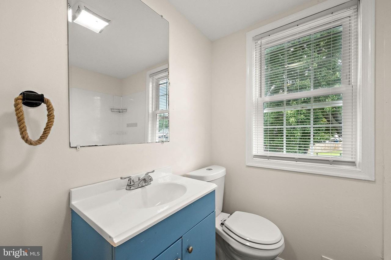 112 Vilone Rd - Photo 5 of 17