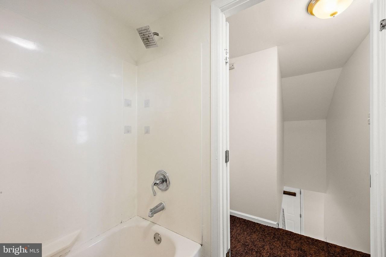 112 Vilone Rd - Photo 7 of 17