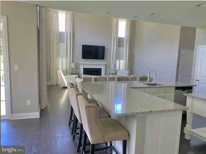 16285 Rockport Dr - Photo 4 of 41