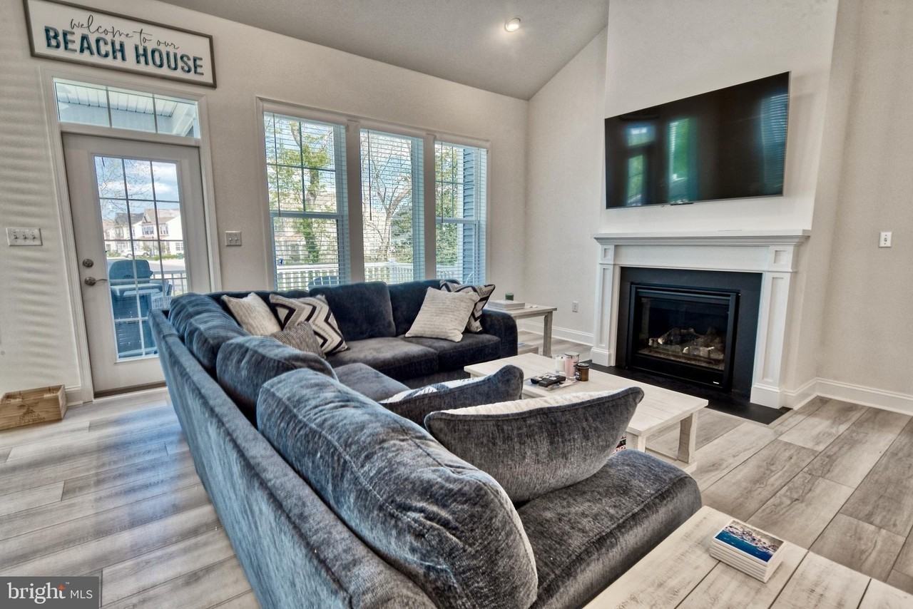 19404 Loblolly Cir - Photo 2 of 44