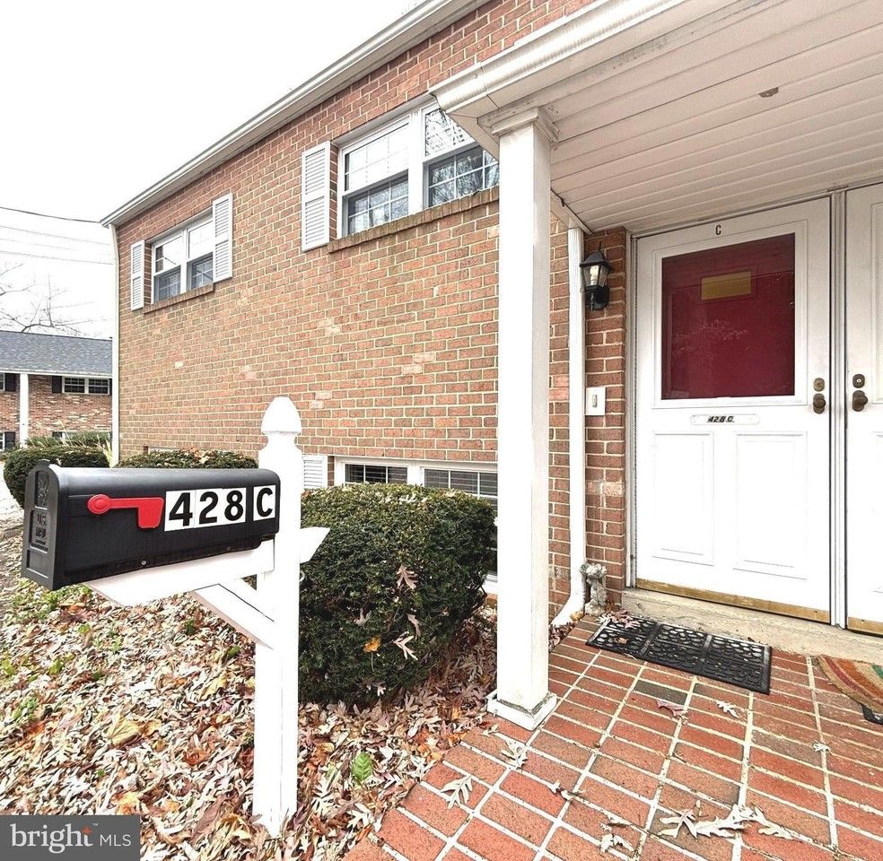 428 Montemar Ave #C - Photo 5 of 20