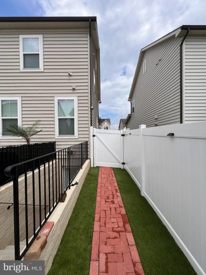 9867 Selkie Ln - Photo 6 of 30