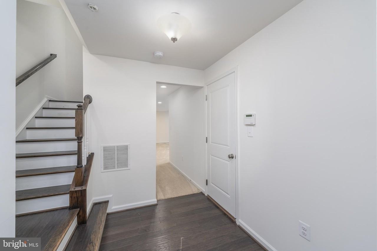 3223 Clear Spring Dr - Photo 3 of 32