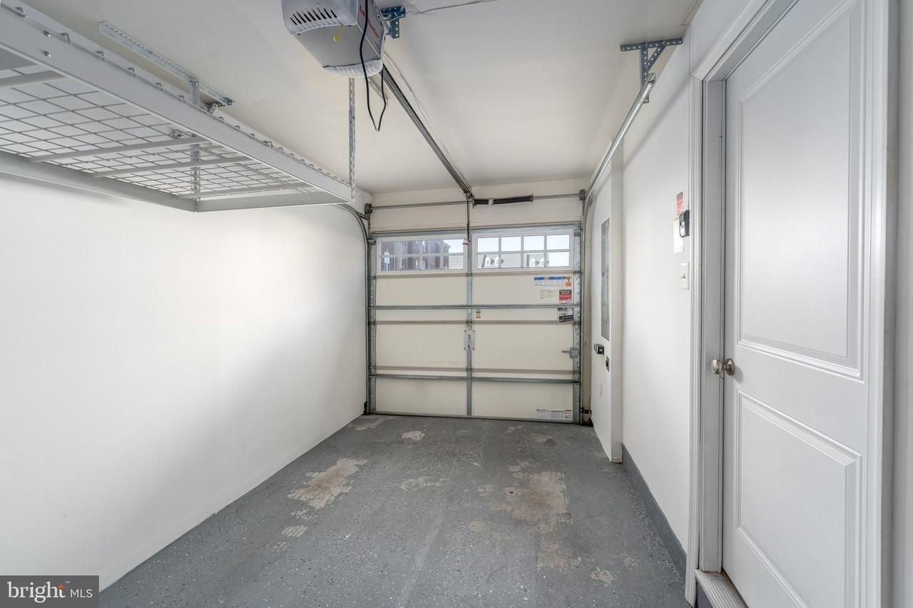 3223 Clear Spring Dr - Photo 5 of 32