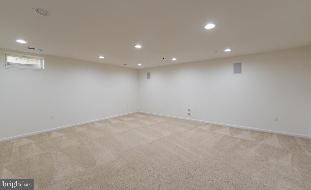 3223 Clear Spring Dr - Photo 6 of 32
