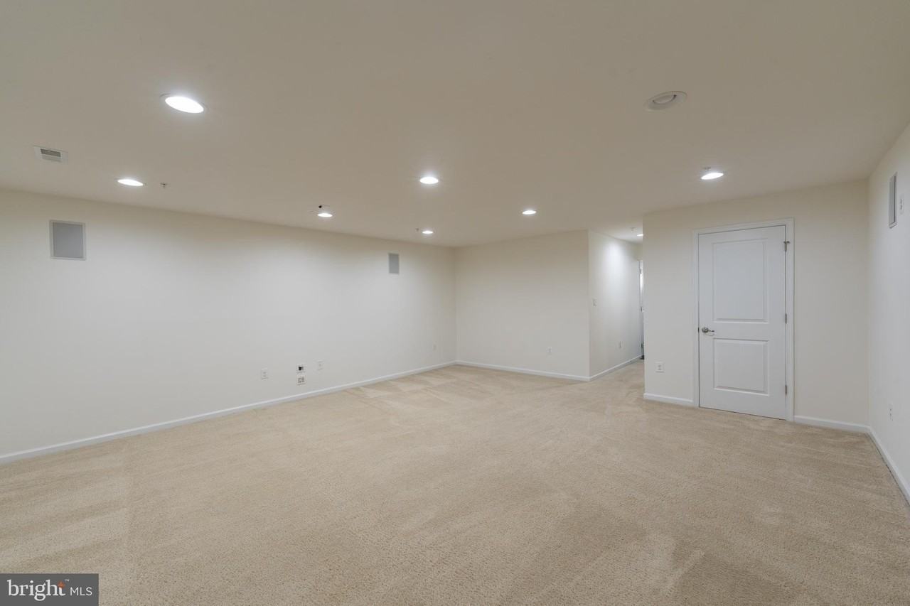 3223 Clear Spring Dr - Photo 7 of 32