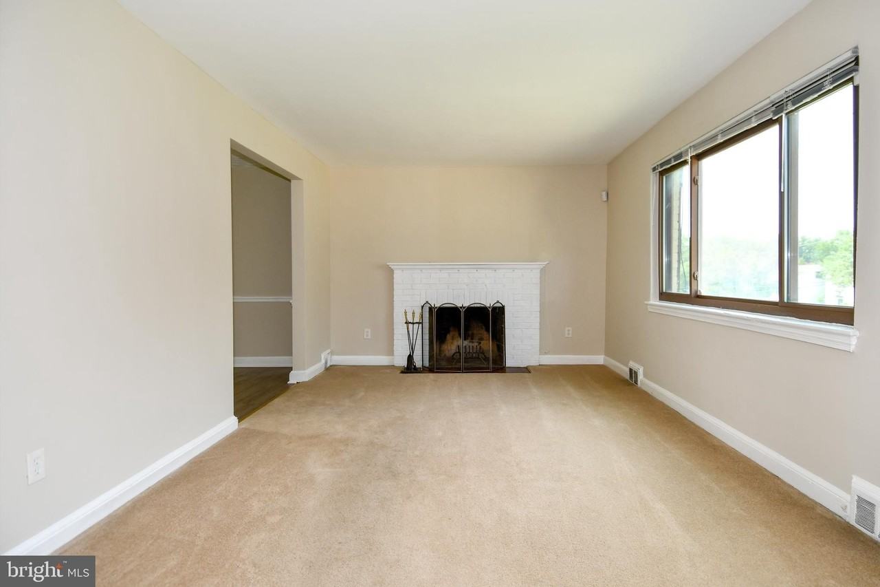 9607 Dilston Rd - Photo 3 of 37