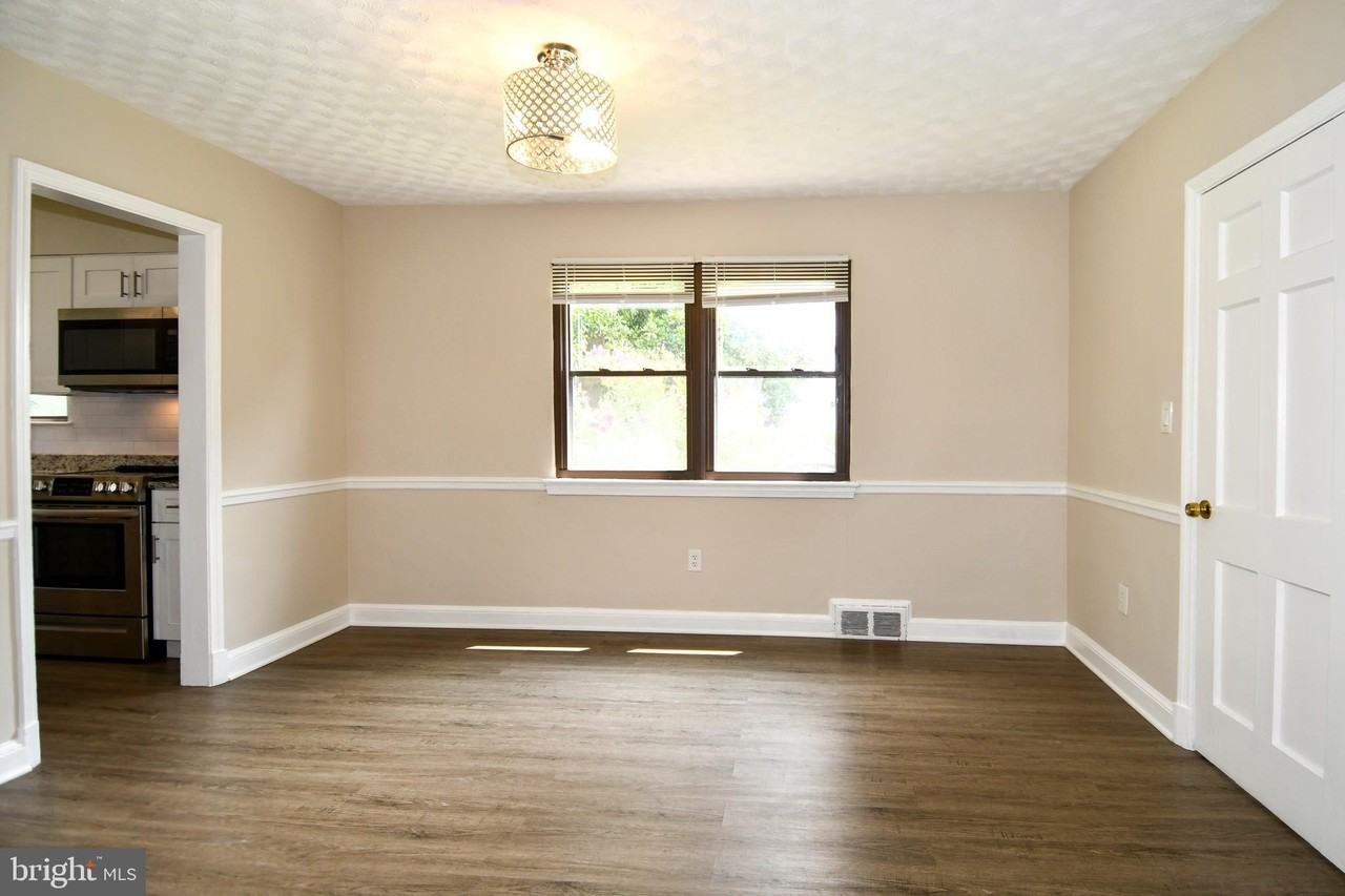 9607 Dilston Rd - Photo 7 of 37