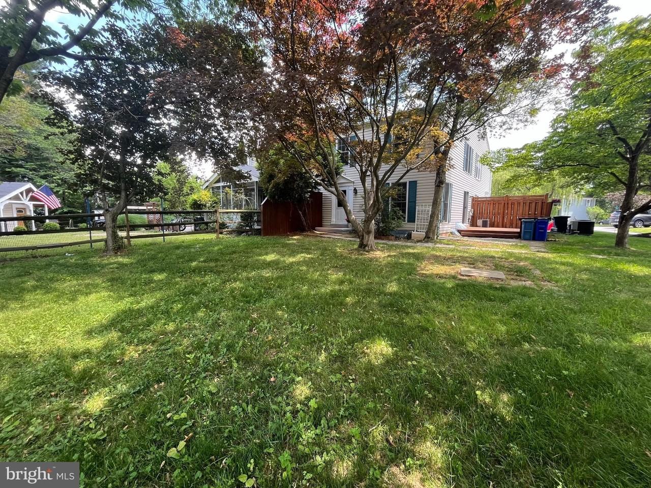 39 Triple Crown Ct - Photo 2 of 12