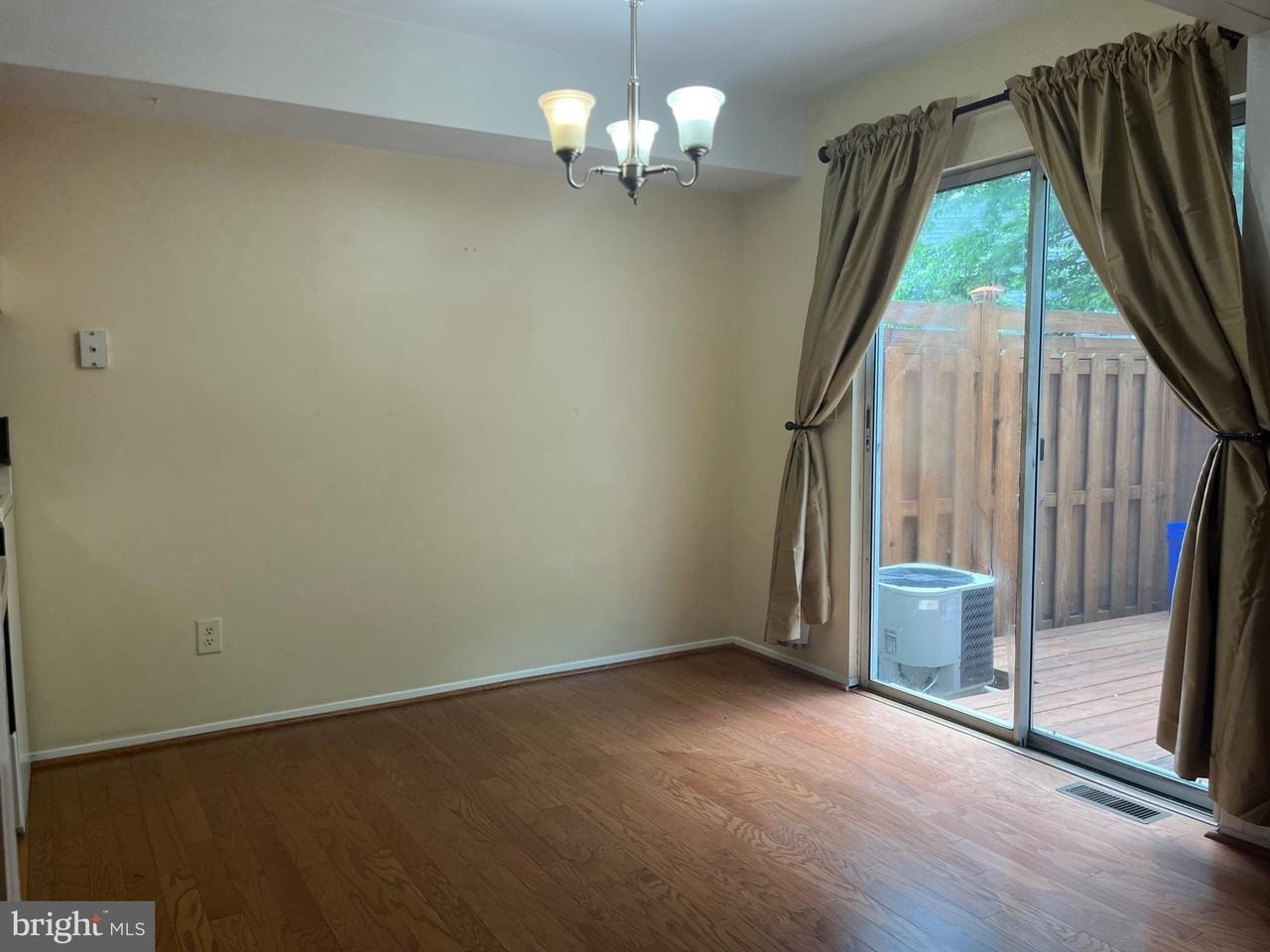 39 Triple Crown Ct - Photo 4 of 12