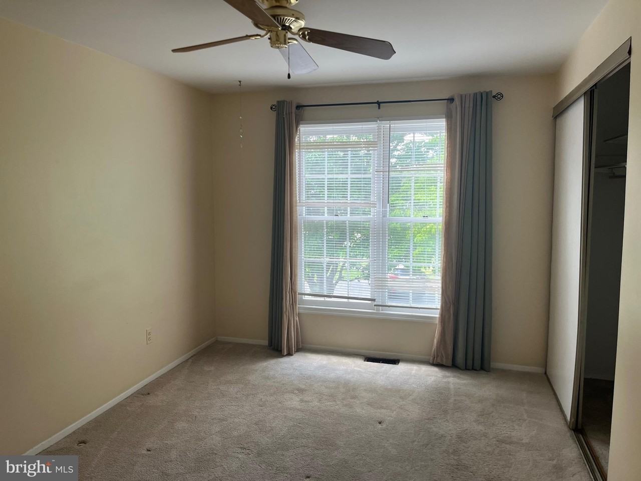 39 Triple Crown Ct - Photo 6 of 12