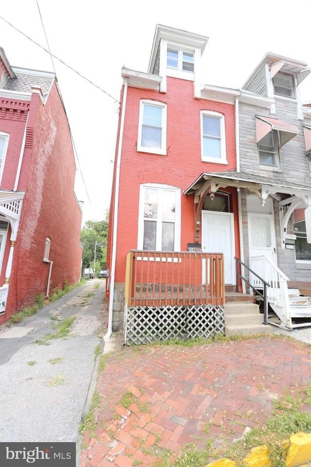 314 S 16th St - Photo 2 of 21