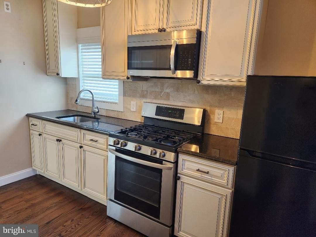 20 W College Ave #2 - Photo 4 of 15