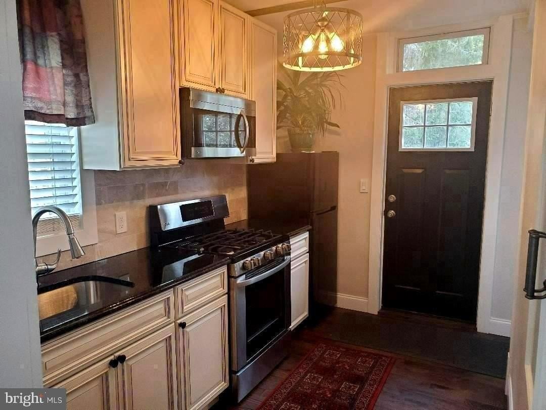 20 W College Ave #2 - Photo 5 of 15