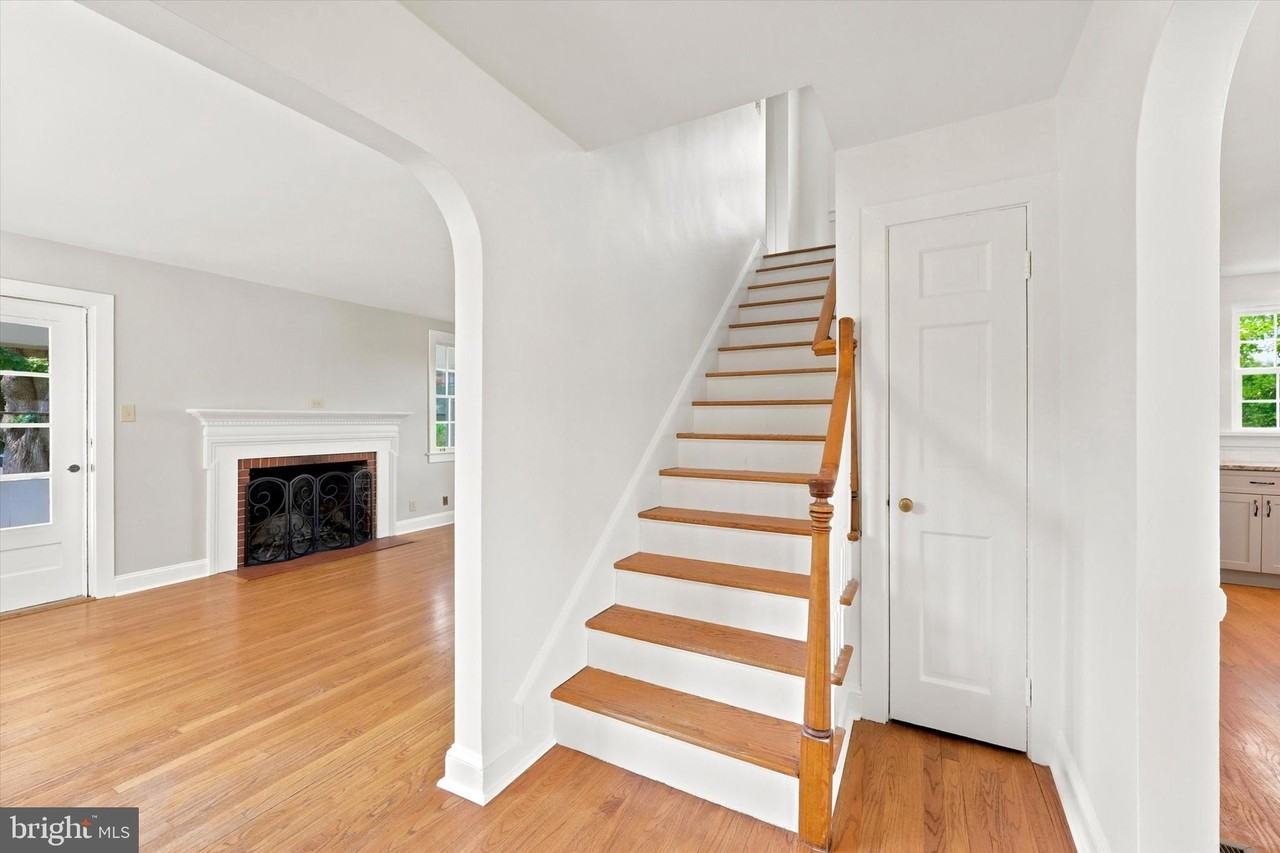 843 Taylor St - Photo 3 of 30