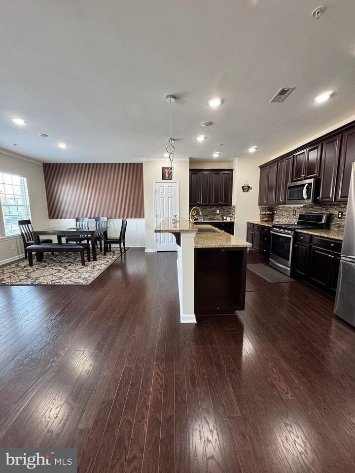 729 Sun Valley Ct - Photo 4 of 21