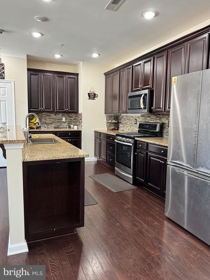 729 Sun Valley Ct - Photo 6 of 21
