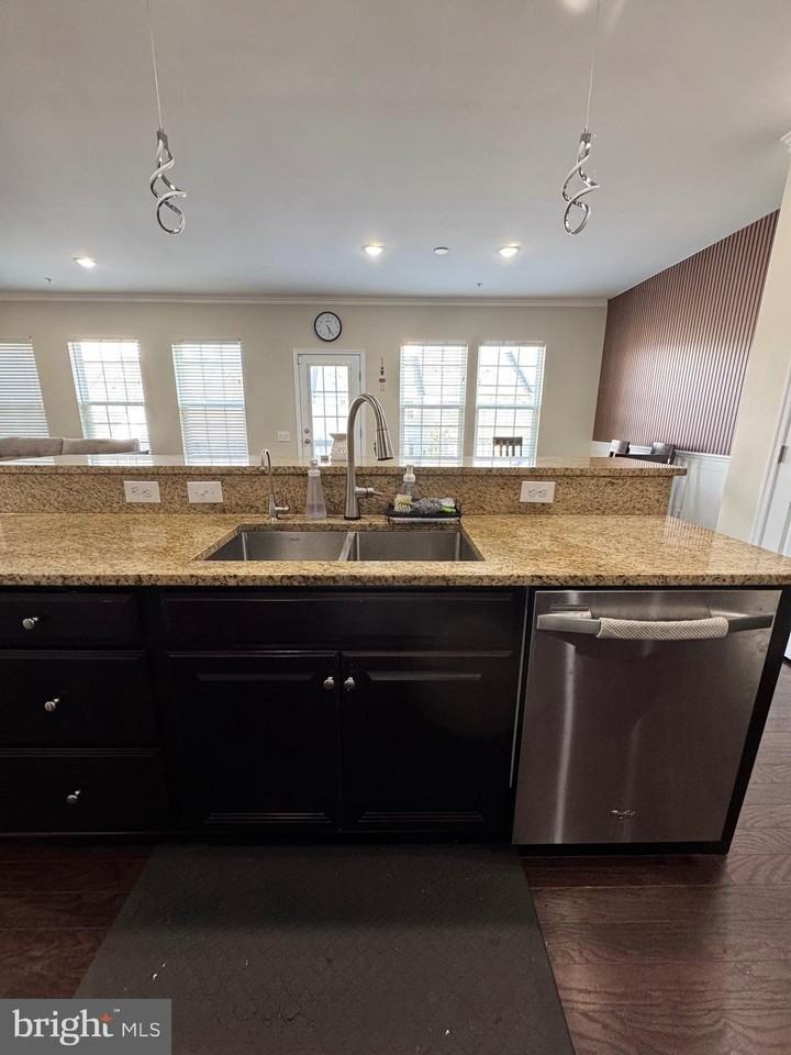 729 Sun Valley Ct - Photo 7 of 21