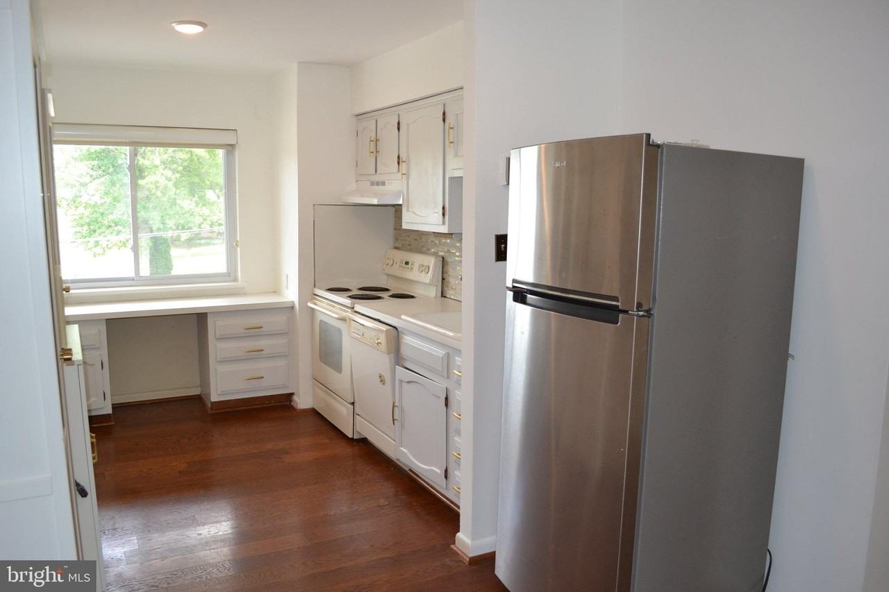 650 Brooke Rd #B23 - Photo 7 of 15