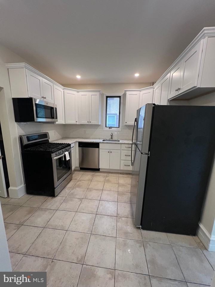143 E Moreland Ave #A - Photo 5 of 21