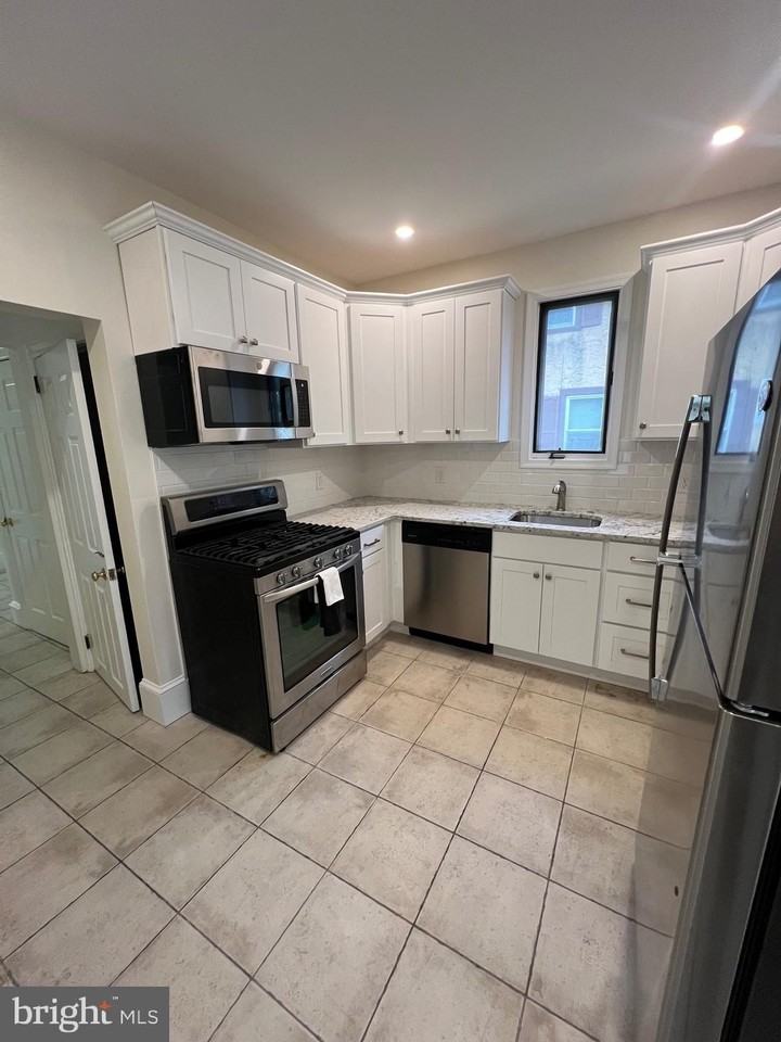 143 E Moreland Ave #A - Photo 6 of 21