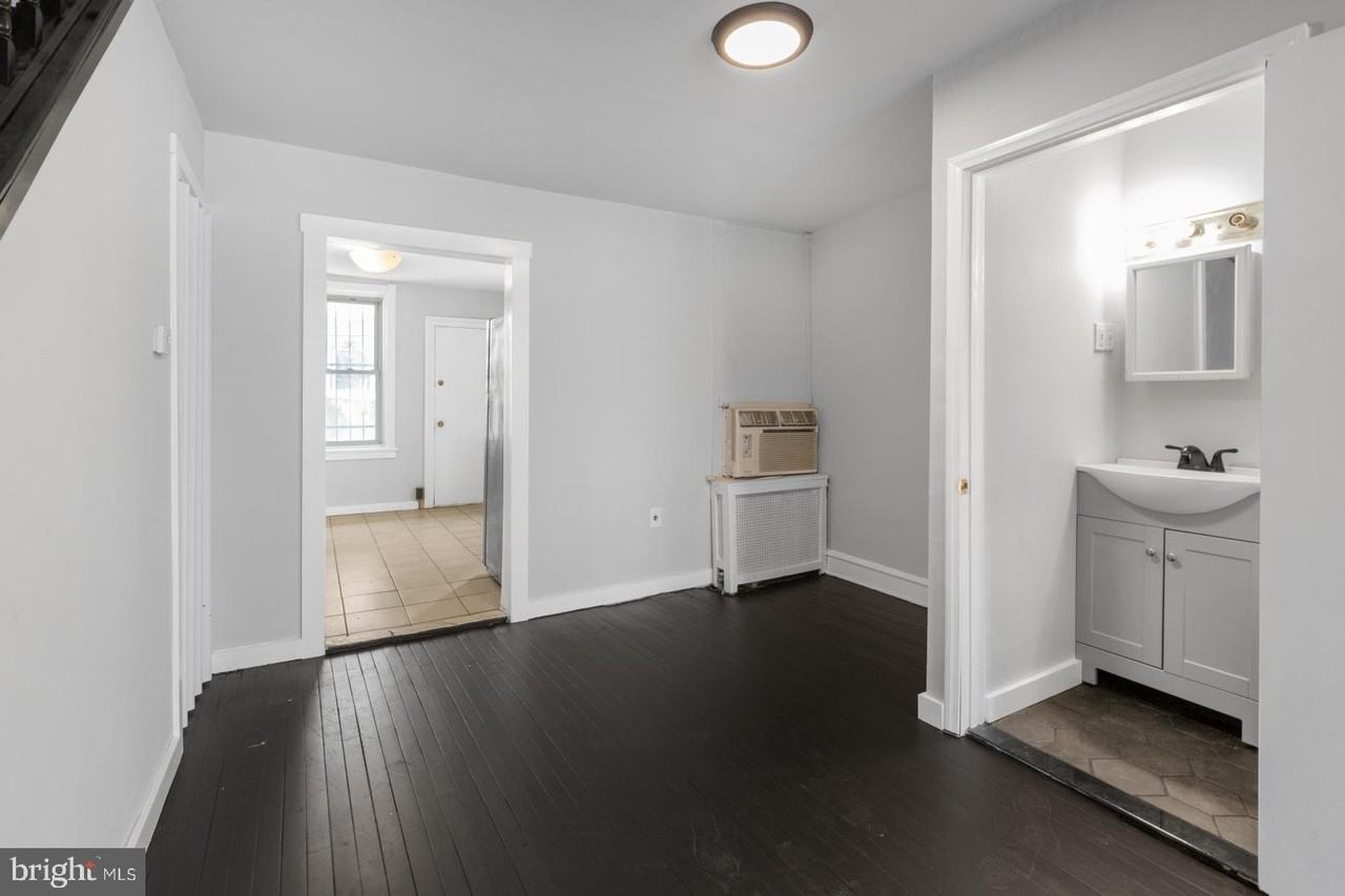 2341 Watkins St - Photo 6 of 27