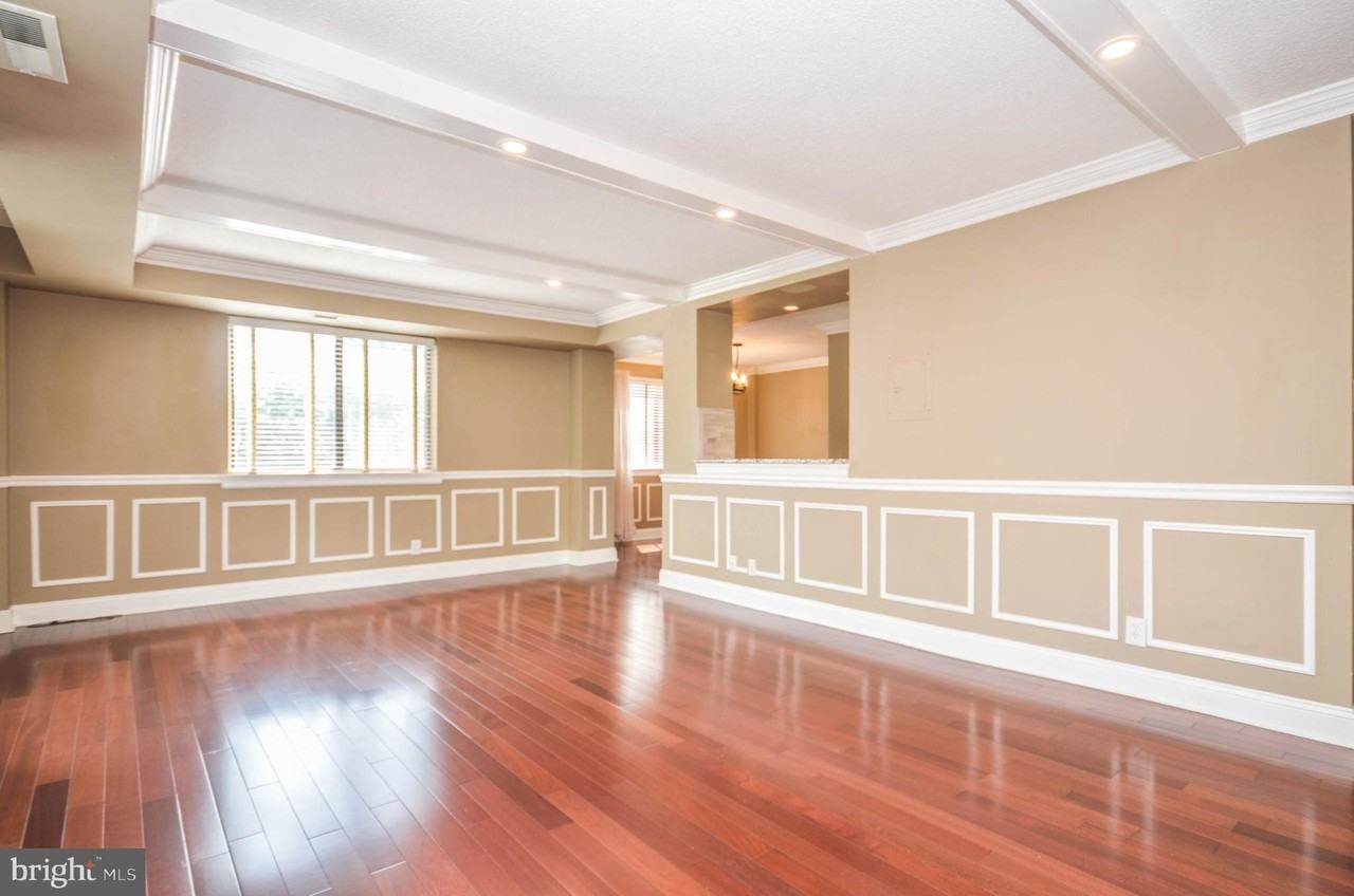 1401 N Rhodes St #205 - Photo 2 of 29