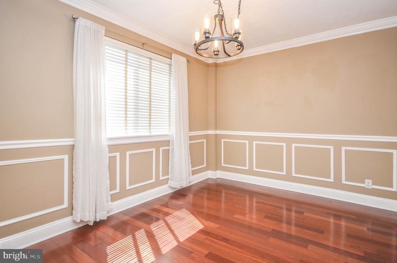 1401 N Rhodes St #205 - Photo 4 of 29