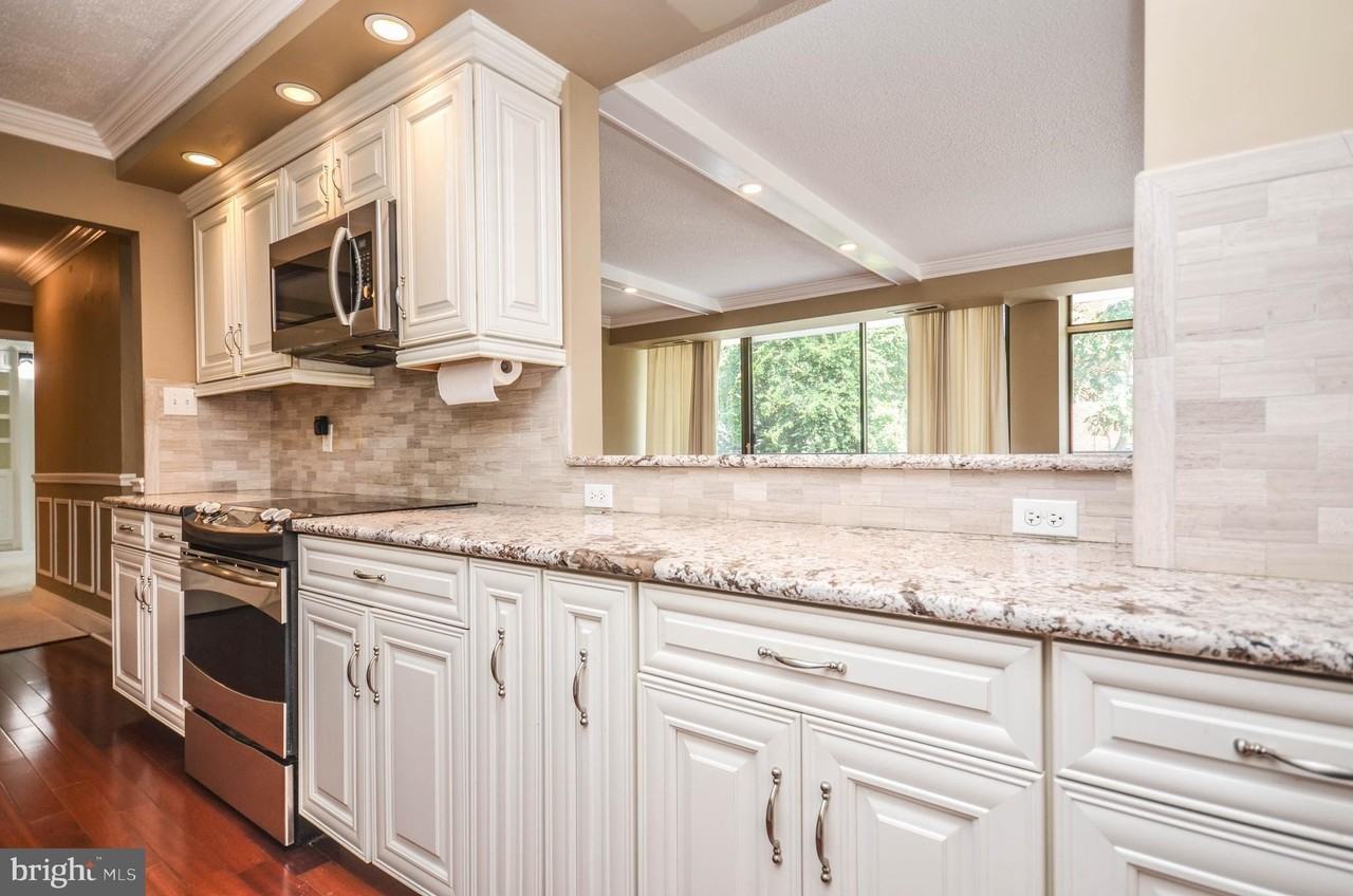 1401 N Rhodes St #205 - Photo 7 of 29