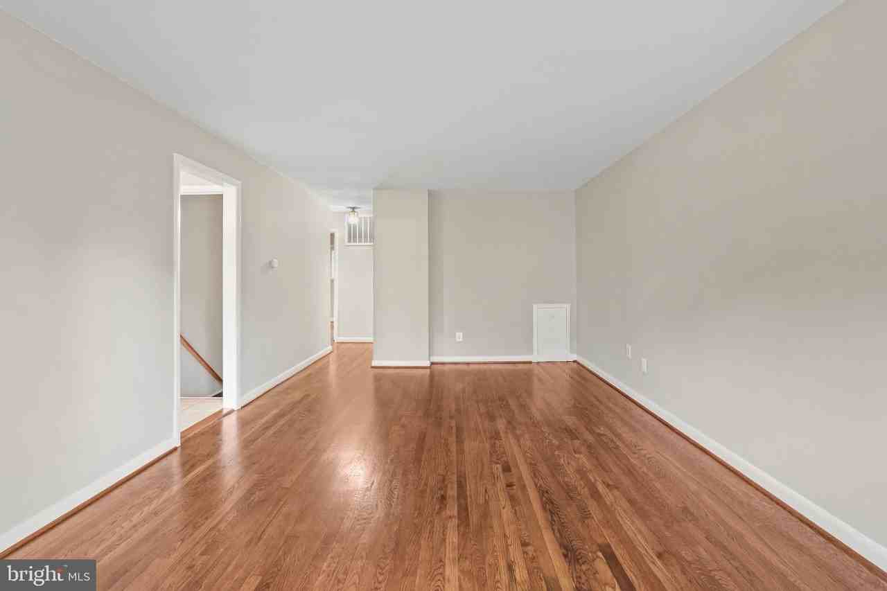 4511 Holmes Run Pkwy - Photo 3 of 22