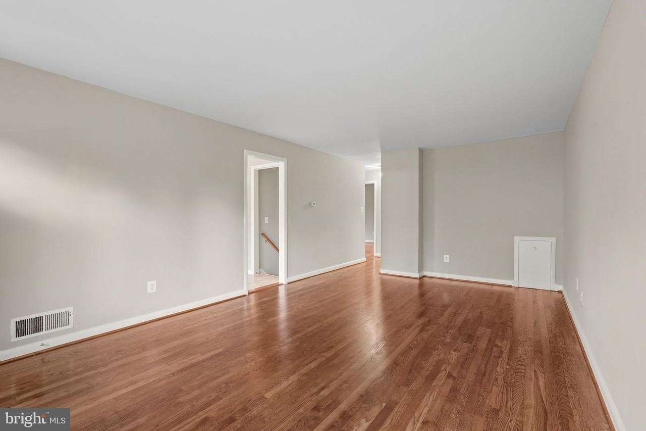 4511 Holmes Run Pkwy - Photo 4 of 22