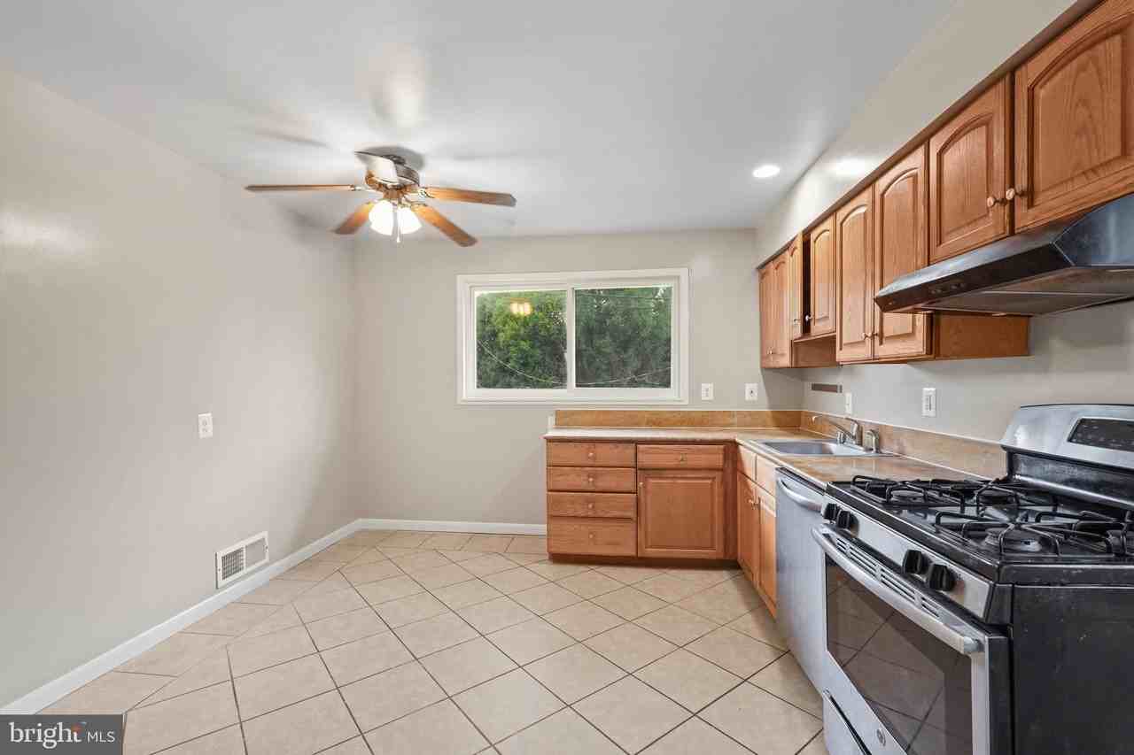 4511 Holmes Run Pkwy - Photo 6 of 22