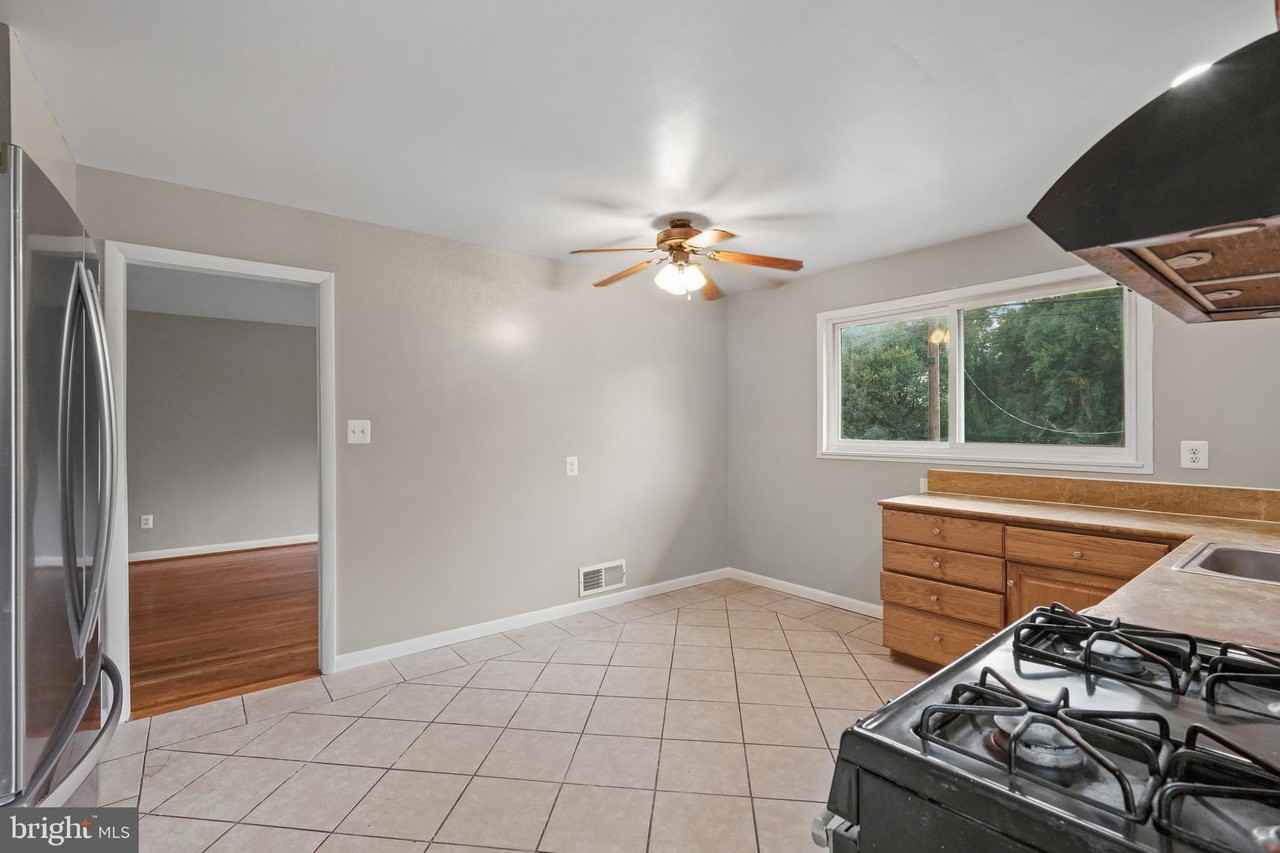 4511 Holmes Run Pkwy - Photo 7 of 22