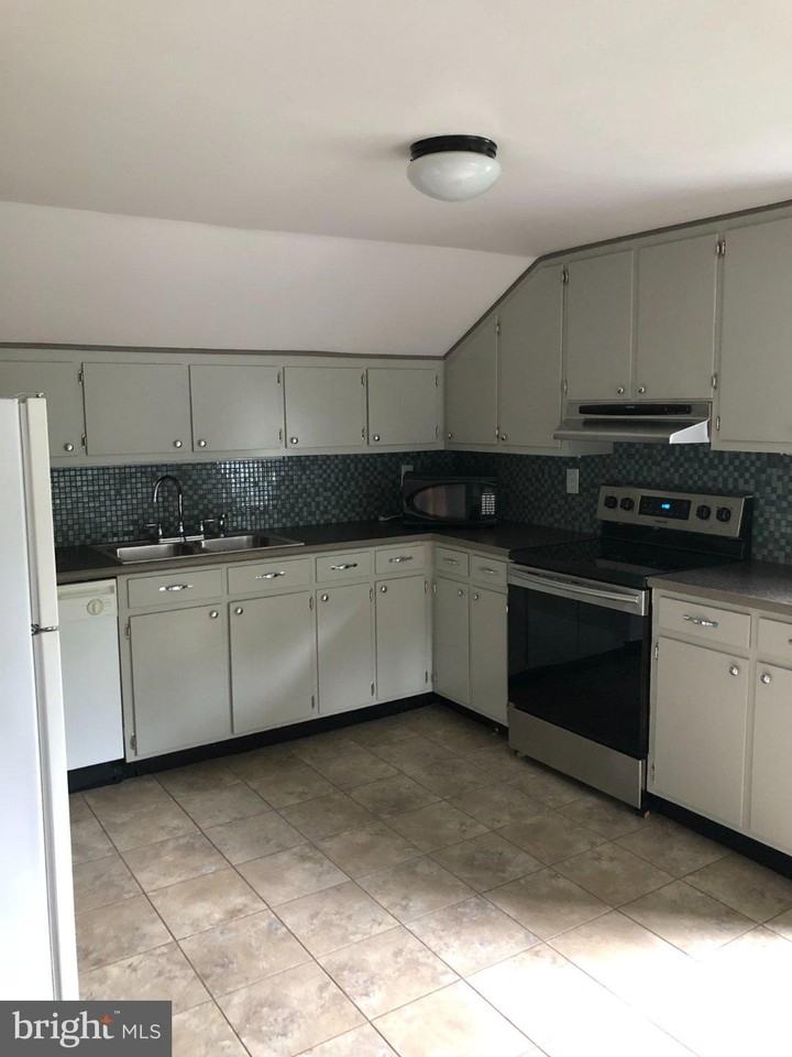 185 Main St - Photo 2 of 35