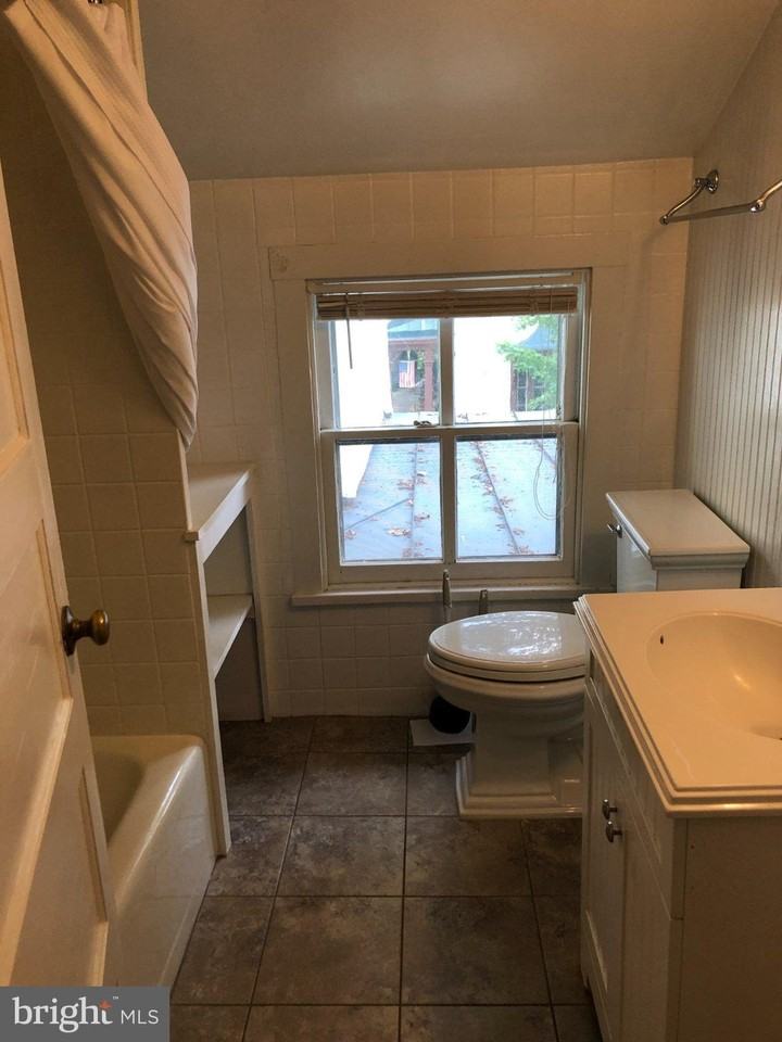 185 Main St - Photo 5 of 35