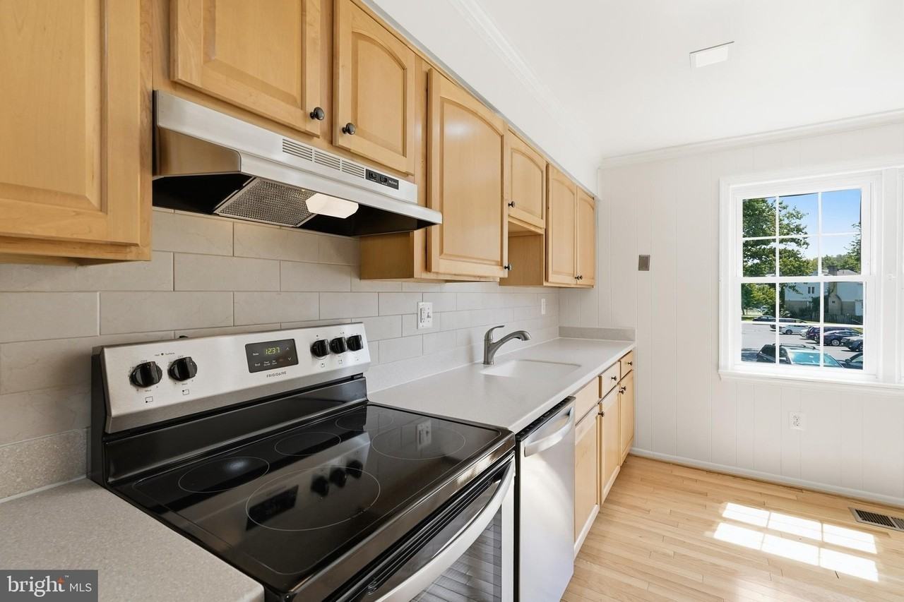 6002 Mardale Ln - Photo 4 of 26