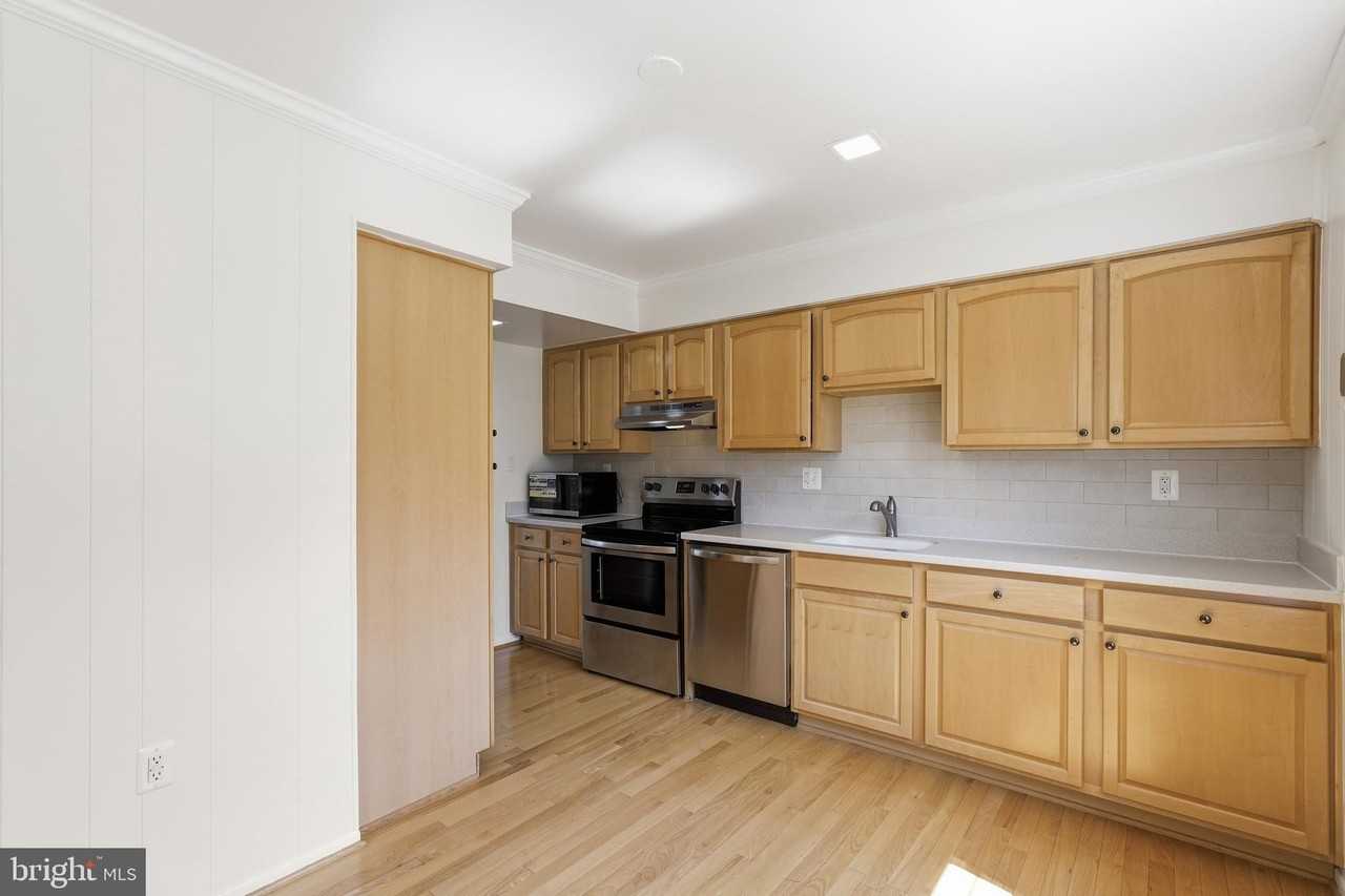 6002 Mardale Ln - Photo 5 of 26