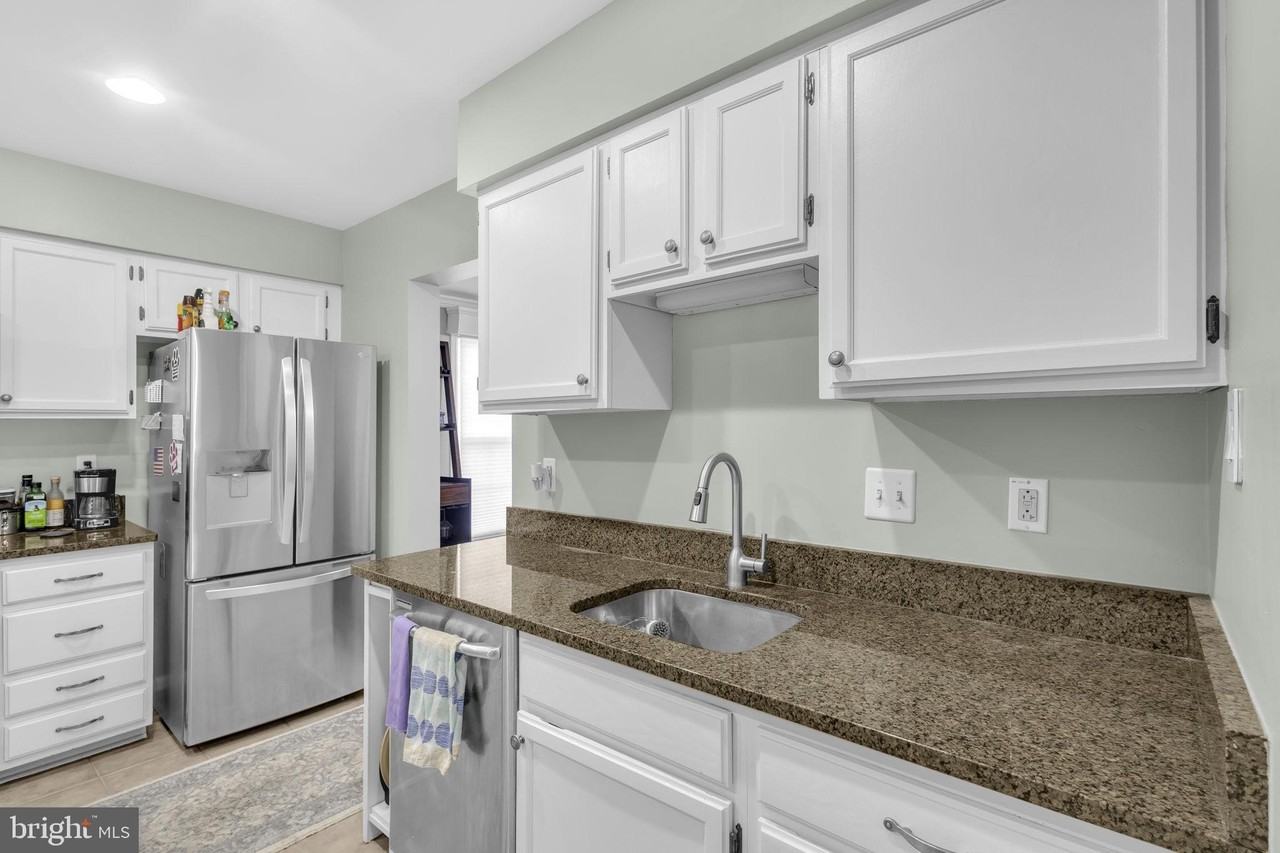 4328 Gypsy Ct - Photo 4 of 38