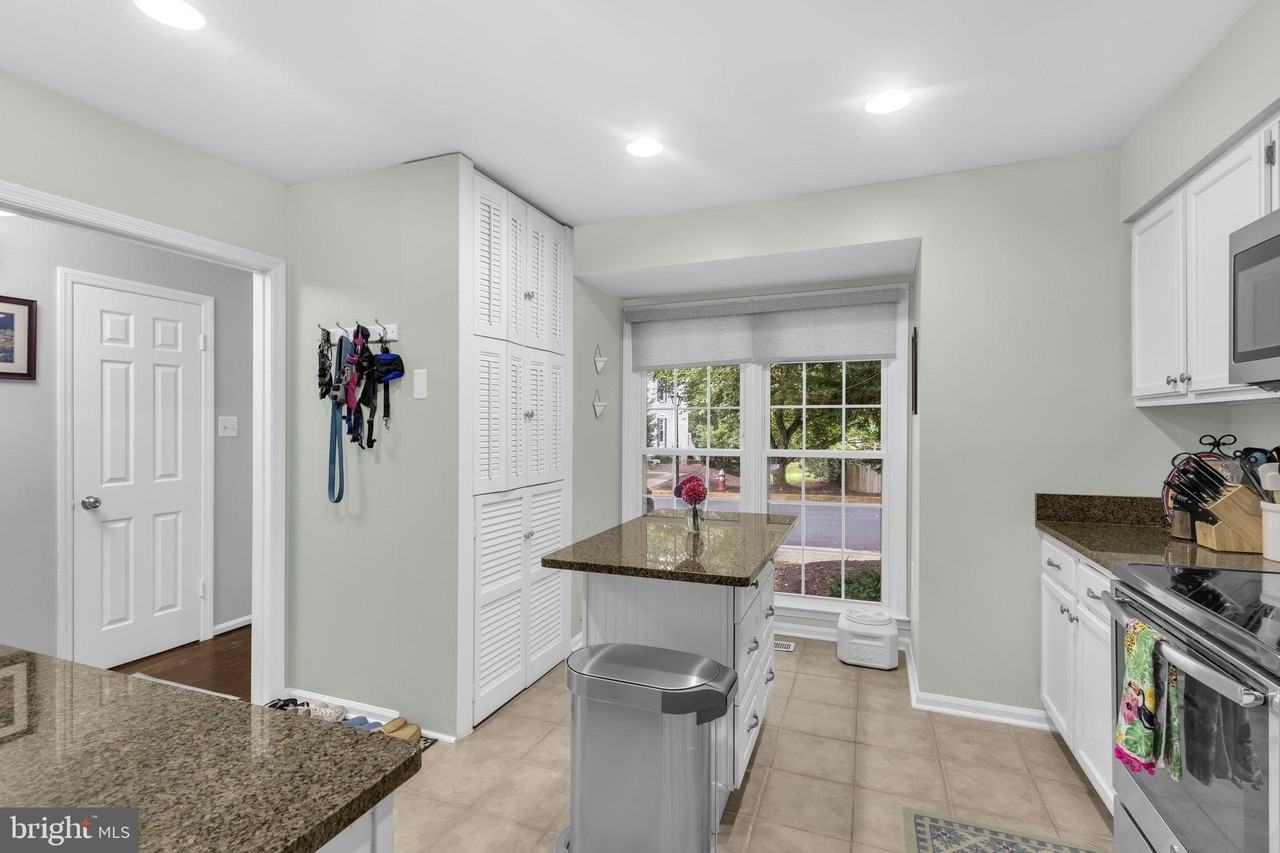 4328 Gypsy Ct - Photo 6 of 38