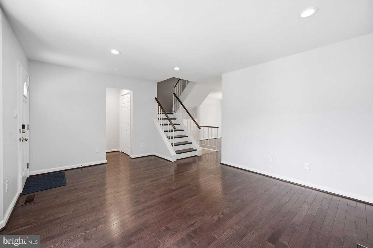 6991 Adonis Ct - Photo 4 of 42
