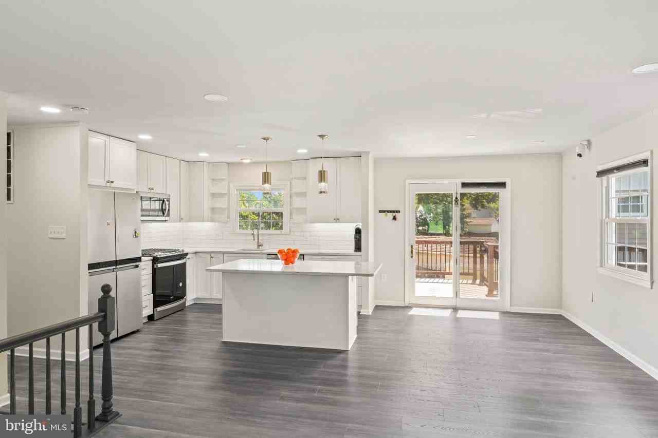 101 Williamsburg Rd - Photo 4 of 50