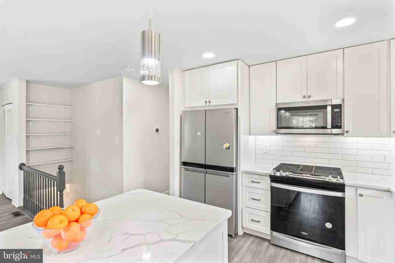 101 Williamsburg Rd - Photo 6 of 50