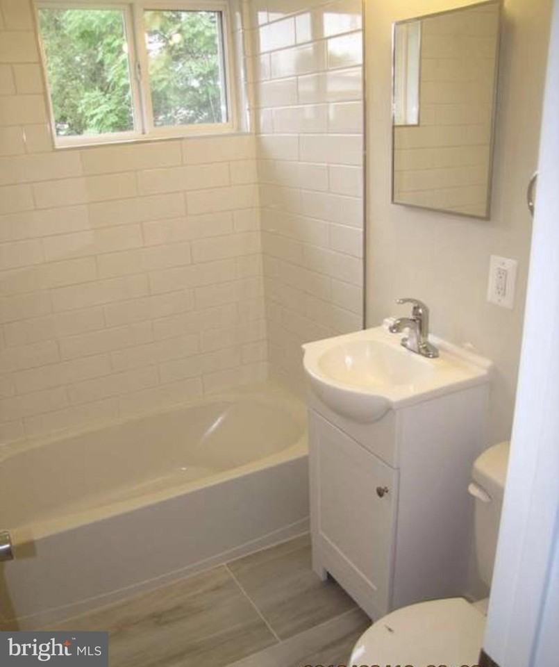 9812 Main St - Photo 5 of 7