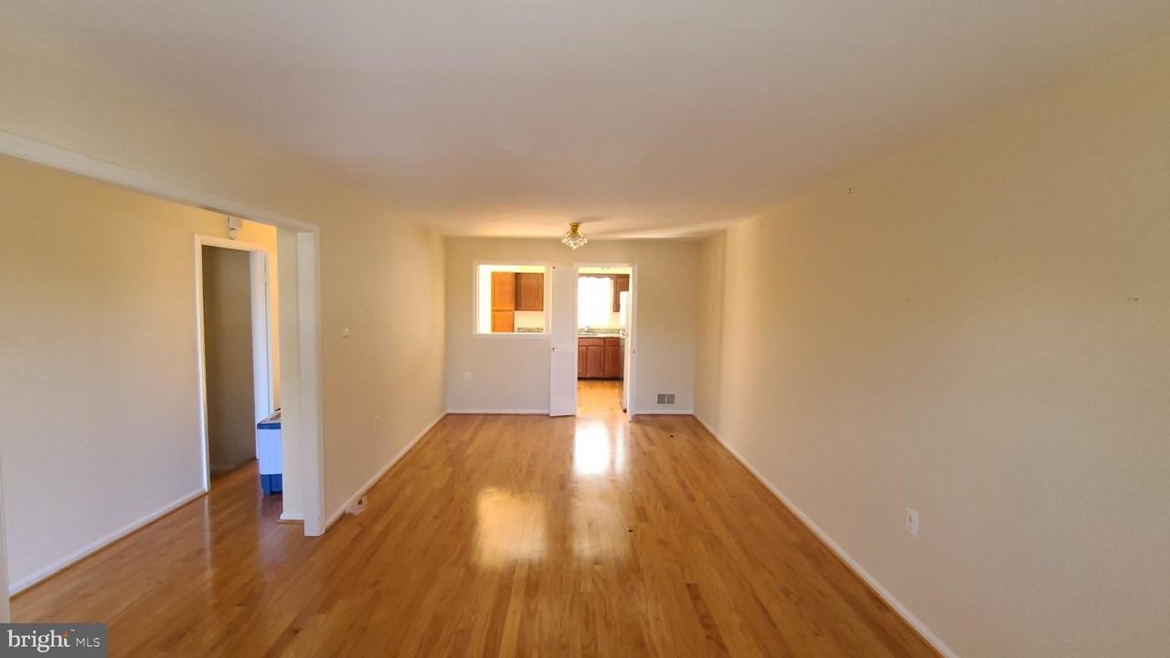 12151 Stallion Ct - Photo 3 of 18