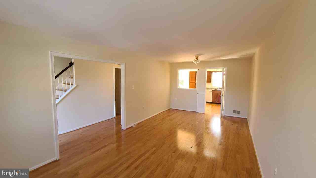 12151 Stallion Ct - Photo 4 of 18