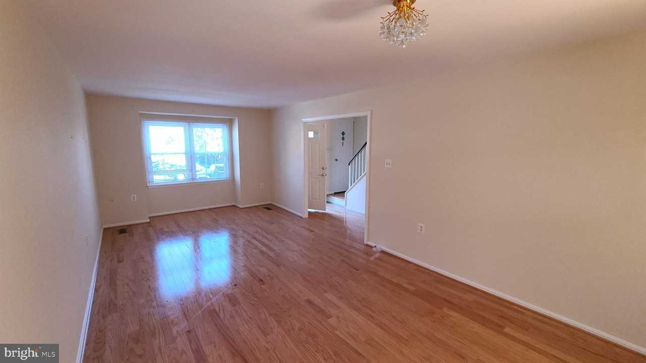 12151 Stallion Ct - Photo 5 of 18